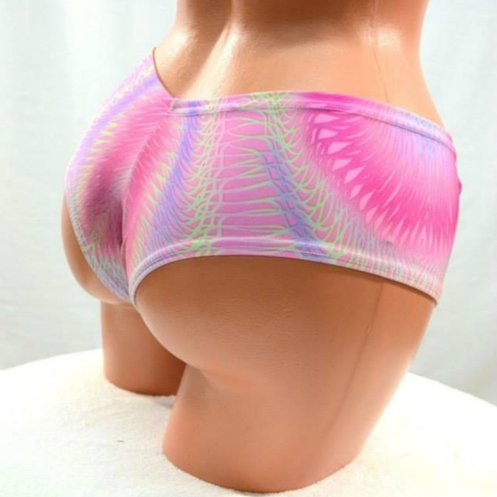 Rave booty shorty couquety brand NEW